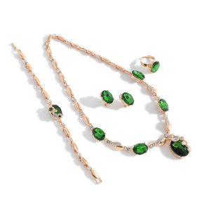 SOHI Women Green Jewellery Set