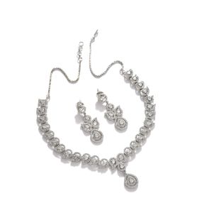 SOHI Women Silver Coloured Jewellery Set