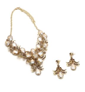 SOHI Women Golden Jewellery Set