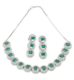 SOHI Women Green Jewellery Set